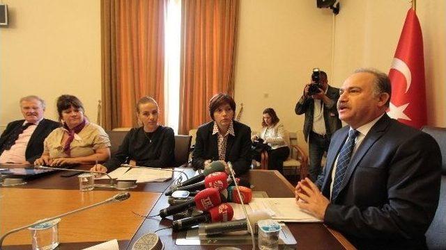 Akpm’den Chp’ye Ziyaret