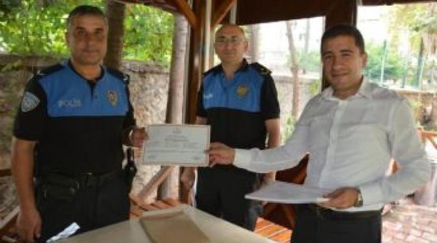 Antalya Polisi&rsquo;ne Yaşam Ko&ccedil;luğu Eğitimi