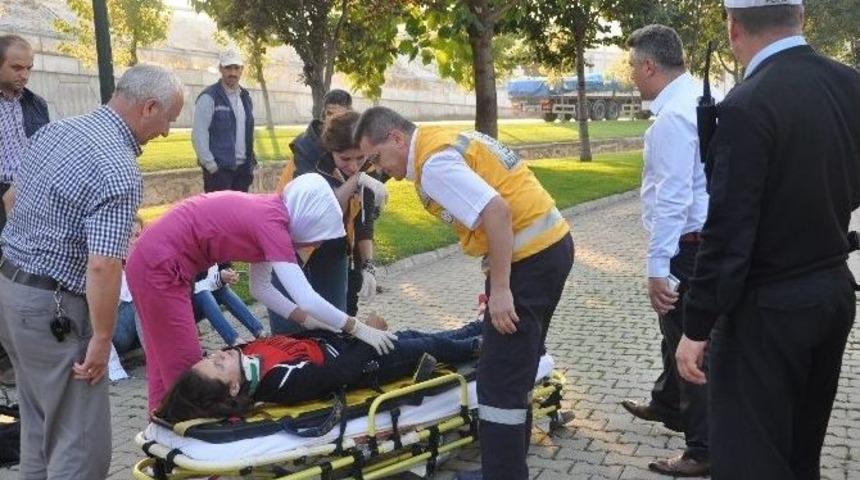 Y&uuml;r&uuml;y&uuml;ş Yolunda Yayaya &Ccedil;arparak Ka&ccedil;tı