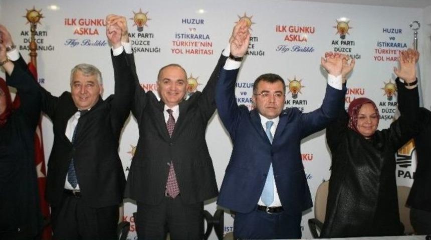 Ak Parti D&uuml;zce&rsquo;de Se&ccedil;im Startını Verdi