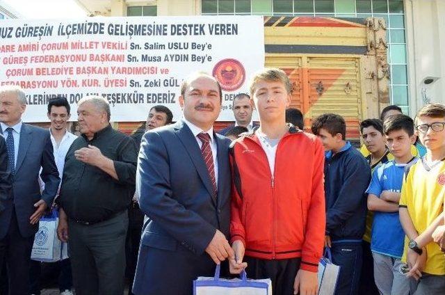 Güreş Federasyonu’ndan Alaca’ya Malzeme Yardımı