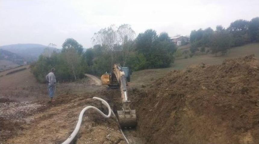 Heyelan Sebebiyle Ulaşıma Kapanan Yol İ&ccedil;in &Ccedil;alışmalara Başlandı