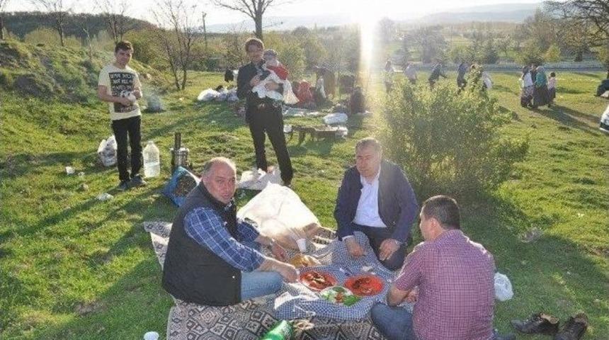 Misafirperver Başkan Balık Tutkunlarını Yalnız Bırakmıyor