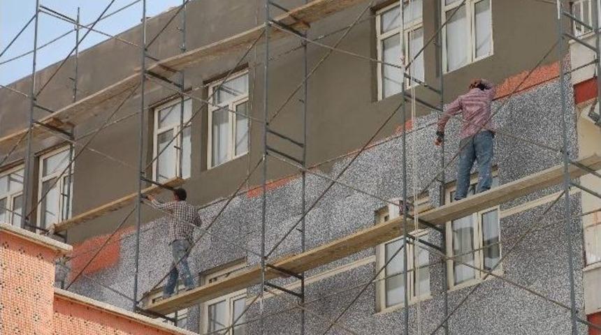 İnşaat İş&ccedil;ilerinin Tehlikeli &Ccedil;alışması