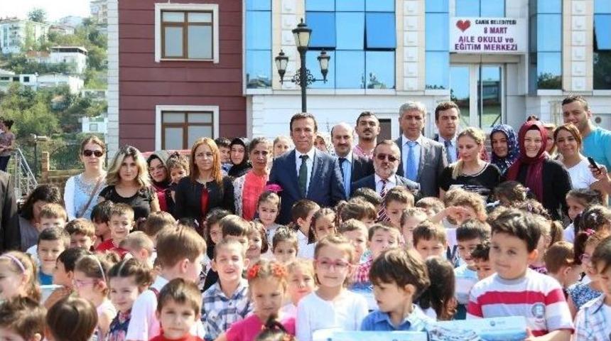 Başkan Gen&ccedil;&rsquo;ten &Ccedil;ocuklara S&uuml;rpriz