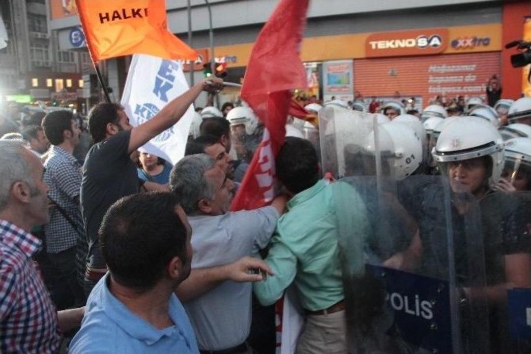 İzinsiz Y&uuml;r&uuml;y&uuml;şe Polis M&uuml;dahalesi