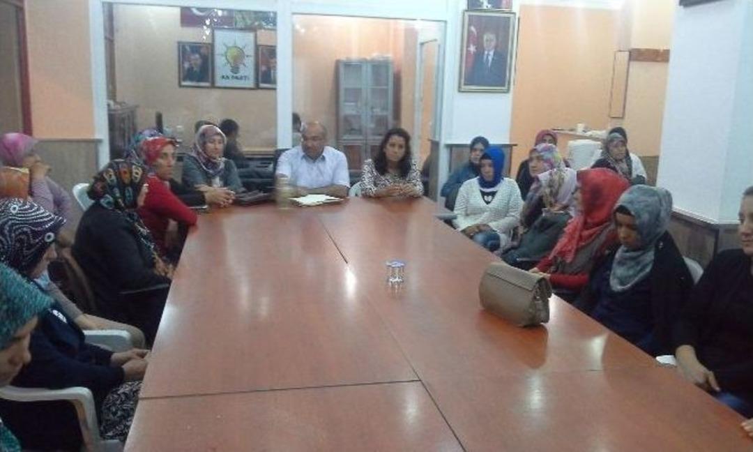 Ak Parti Kadın Kolları, Se&ccedil;im &Ccedil;alışmalarını S&uuml;rd&uuml;r&uuml;yor