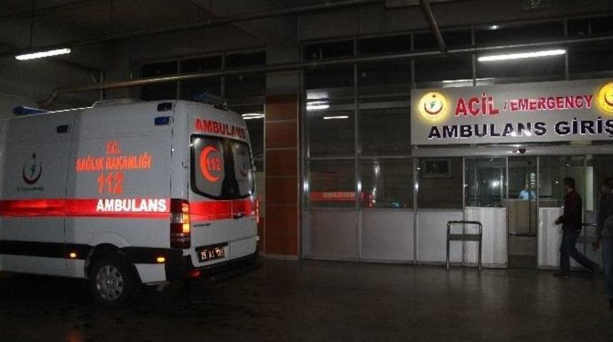 Başbakan&rsquo;ın Mitinginde G&ouml;revli Polisleri Taşıyan Midib&uuml;s Kaza Yaptı: 24 Yaralı