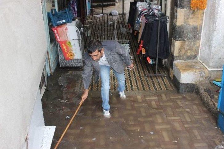 Kilis’te Sağanak Yağış Etkili Oldu G4