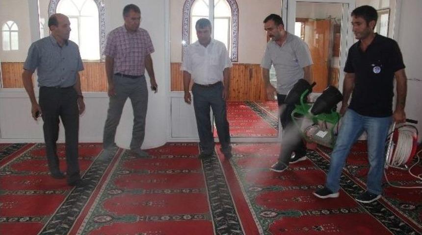 Mut&rsquo;ta Camilerin Temizliğine Başlandı