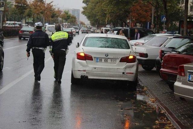 Kayseri’de İki Ayrı Trafik Kazasında 12 Kişi Yaralandı