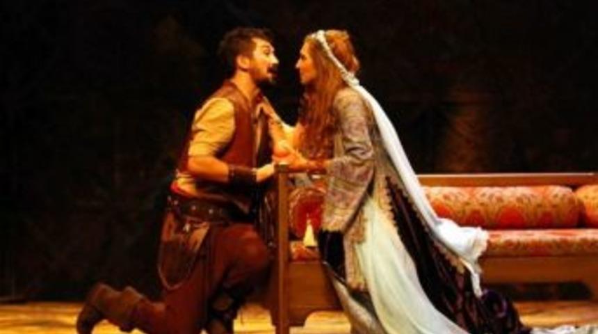 Kocaeli&rsquo;de Ekim Ayında Tiyatro Keyfi