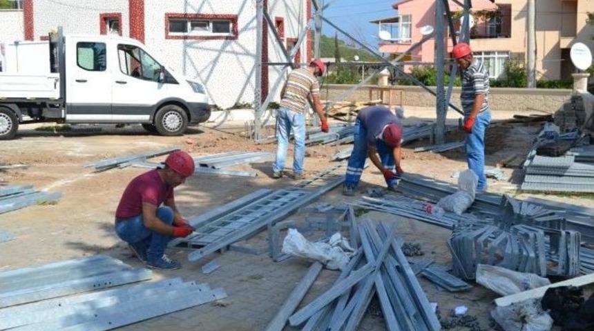 Cami Avlusundaki Baz İstasyonuna Tepki