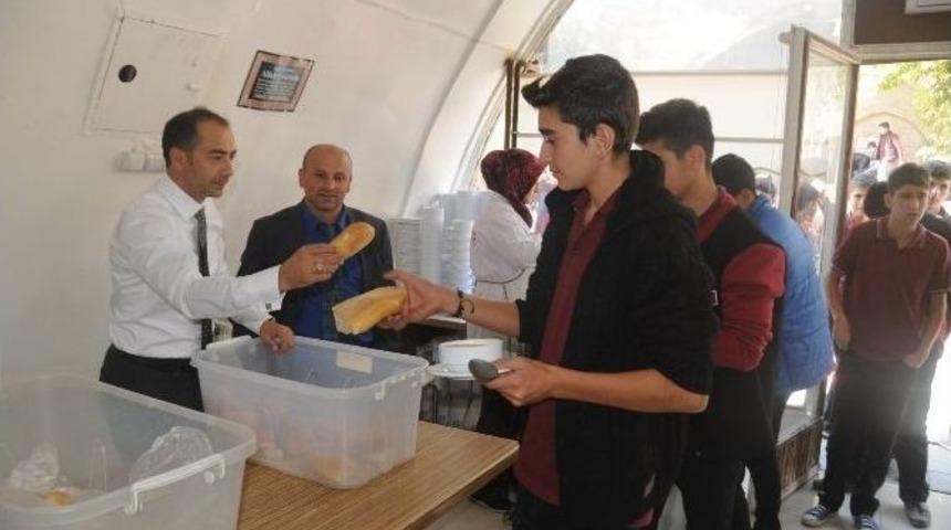 Niğde Belediyesi &lsquo;&lsquo;&ccedil;orba Pınarı&rsquo;&rsquo; Hizmetine Devam Ediyor