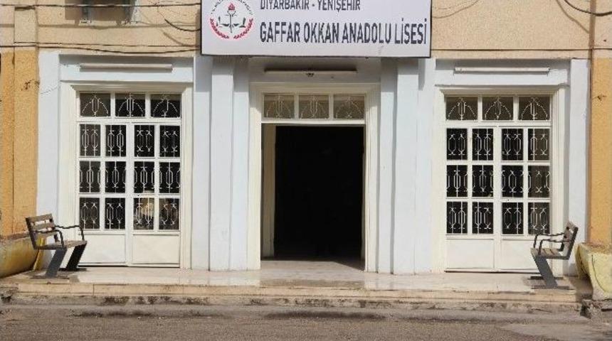 &Ouml;ğrenciler Yasin B&ouml;r&uuml;&rsquo;y&uuml; Andı