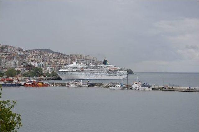 ‘amadea’ Sinop’a Demirledi