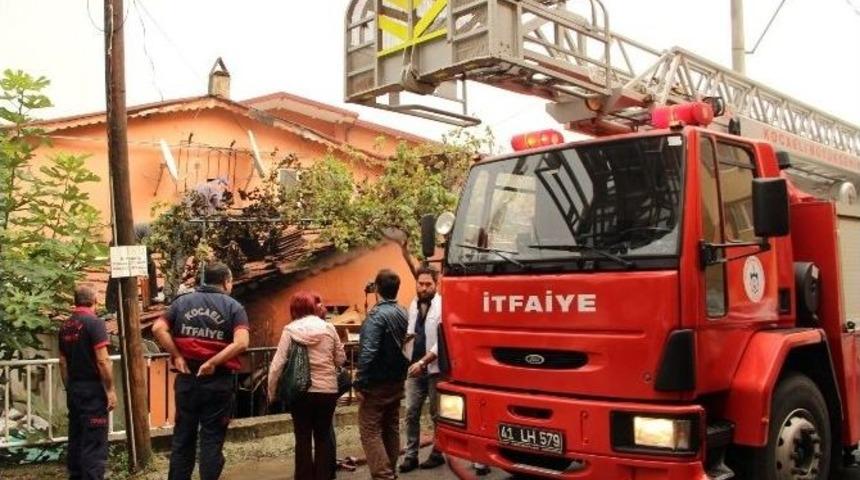 İzmit&rsquo;te Buzdolabı Evi Yaktı