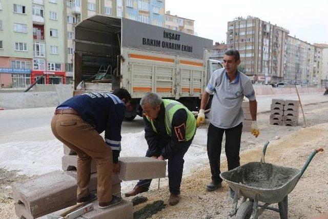 Büyükşehir Belediyesi Yol Yapım Çalışmaları Sürüyor