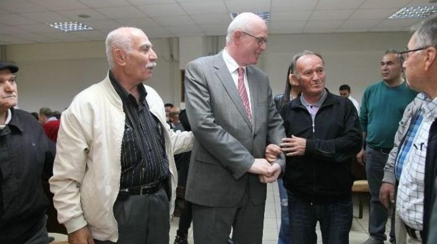 Başkan Kurt, &Ouml;ğretmen Okulu Mezunlarıyla Buluştu