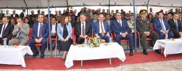 Bakan Müezzinoğlu Ve Aşçı Hastanenin Temelini Attı