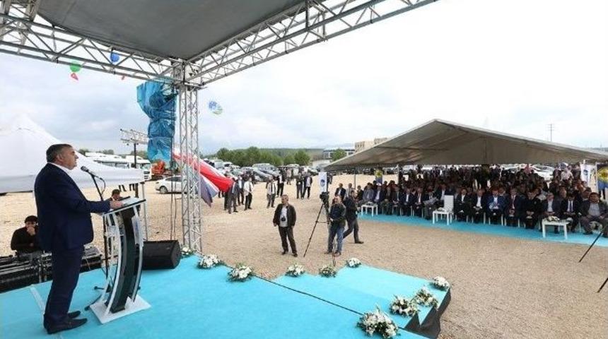 Akyazı Spor Tesisinin Temel Atma T&ouml;reni Ger&ccedil;ekleşti