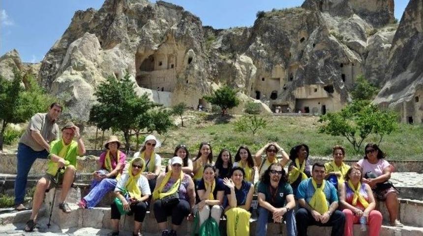 Kapadokya&rsquo;ya Yerli Ve Yabancı Turist İlgili