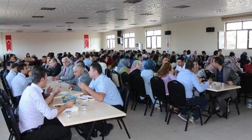 Samsat’ta Öğretmenlere Kaynaşma Yemeği Verildi