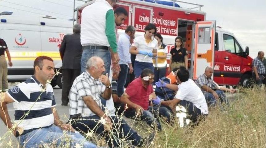 Askeri Ara&ccedil; Servis Minib&uuml;s&uuml;yle &Ccedil;arpıştı: 2&rsquo;si Asker 12 Yaralı