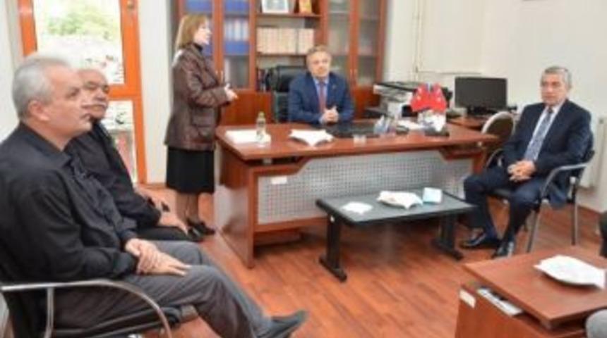 Vali Kahraman Yaşlıları Koruma Derneğini Ziyaret Etti