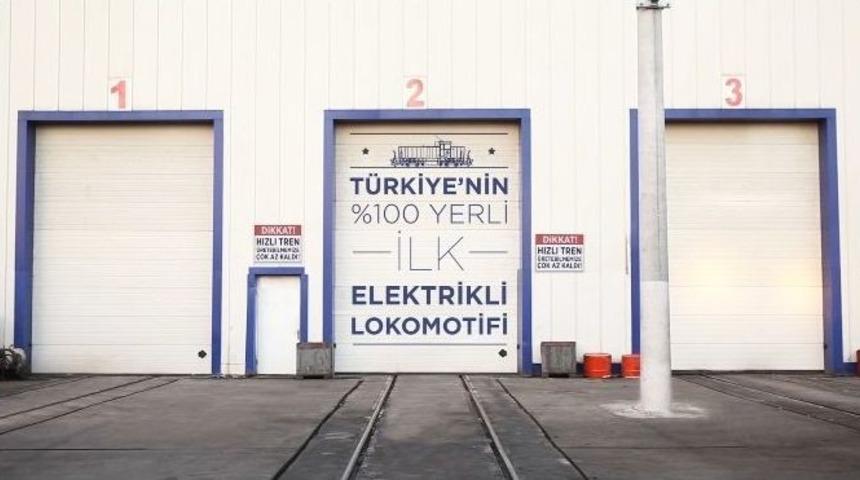 Milli Elektrikli Lokomotif Bug&uuml;n Raylara İniyor
