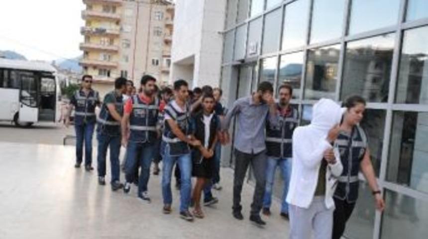 Alanya&rsquo;da Uyuşturucu Operasyonu: 11 G&ouml;zaltı