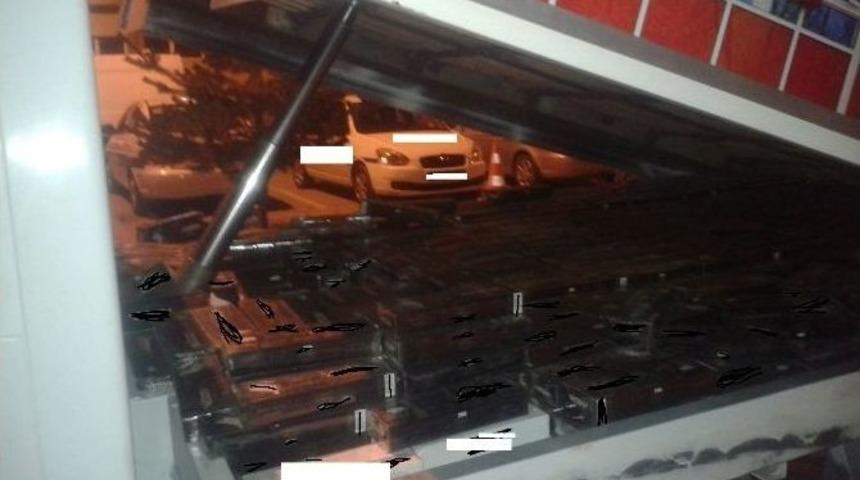 Kamyonetin Zulasından 11 Bin 850 Paket Ka&ccedil;ak Sigara &Ccedil;ıktı