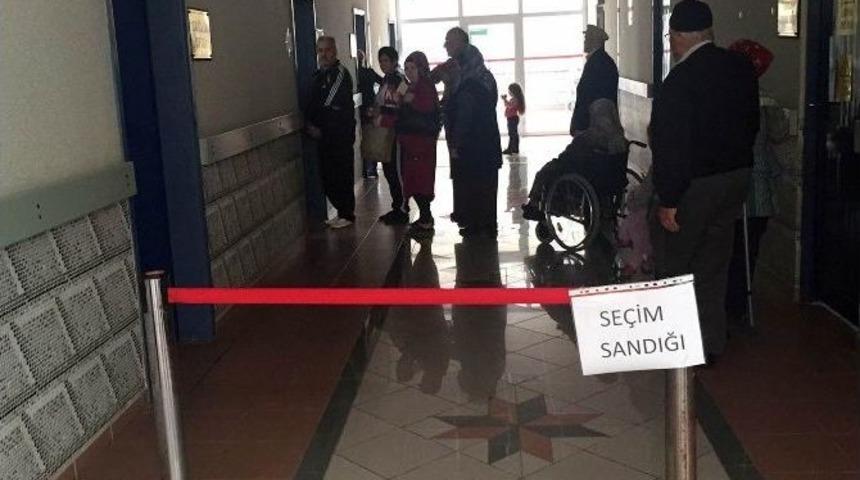 Zonguldak Havaalanı&rsquo;nda Oy Kullanımına Başlandı