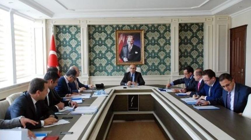 İl&ccedil;e Kaymakamlarıyla İstişare Toplantısı Yapıldı