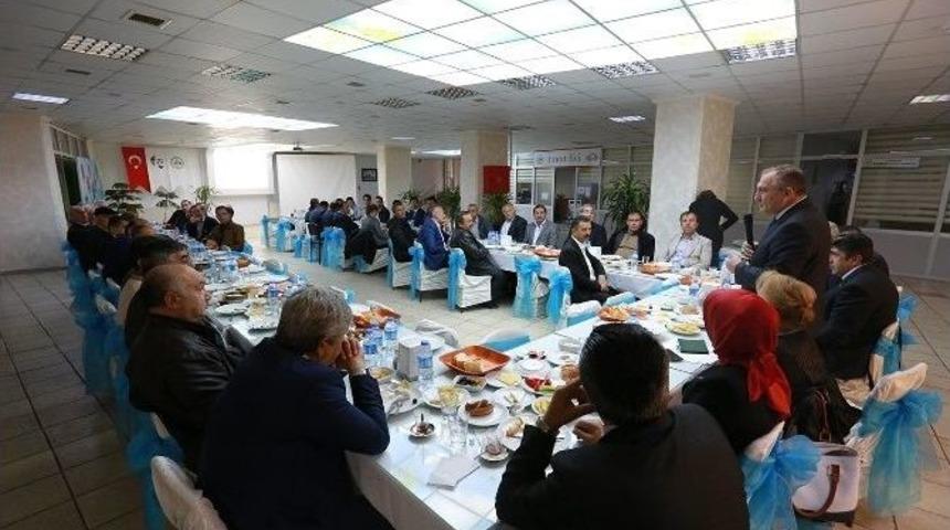 Bolu Belediye Başkanı Yılmaz Muhtarlarla Bir Araya Geldi