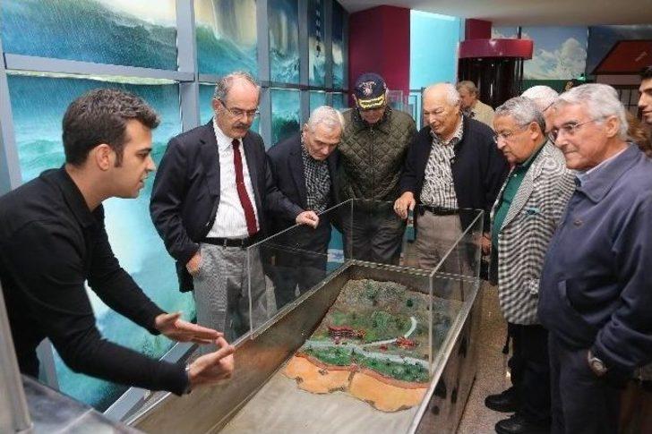 Emekli Amirallerden Başkan Büyükerşen’e Ziyaret G2