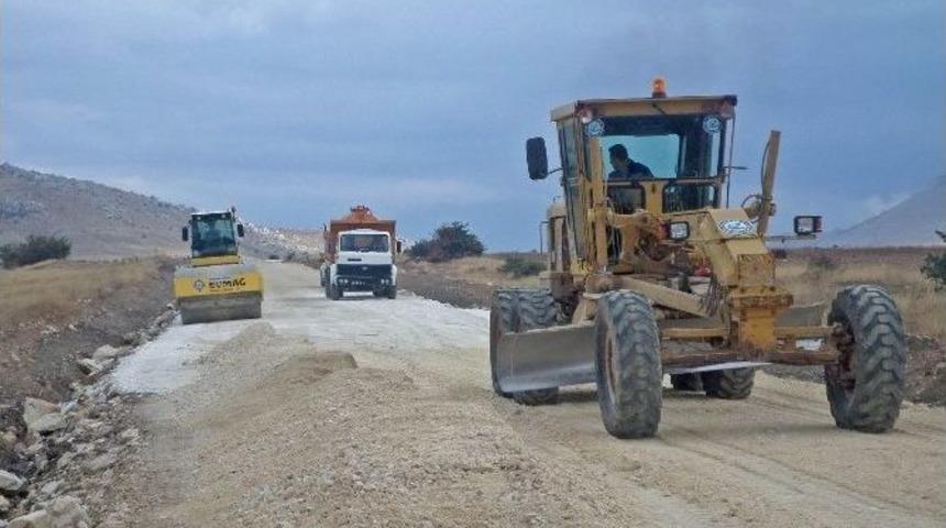 Sivrihisar Tek&ouml;ren Yolunda Bakım Ve Onarım &Ccedil;alışmaları