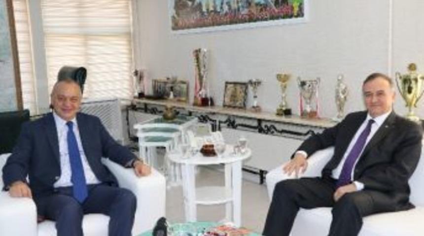 Başkan Erg&uuml;n Milletvekili Ak&ccedil;ay&rsquo;ı Ağırladı