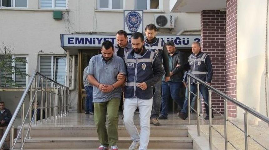 3 İlde Silah Tacirlerine Polis Baskını