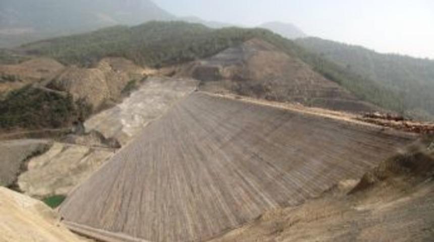 Gazipaşa G&ouml;k&ccedil;eler Barajı G&ouml;vde Dolgusunda Sona Doğru