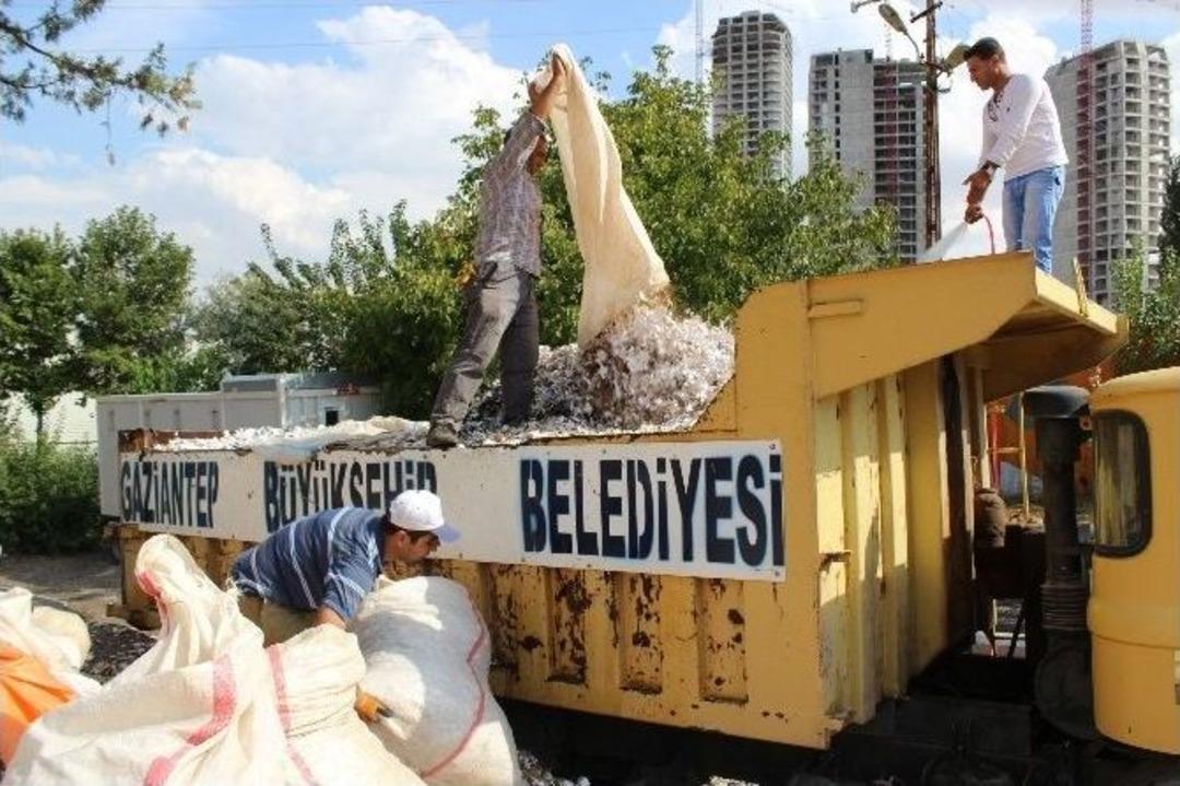 Ka&ccedil;ak Sigaralar Patoz Makinesinde Par&ccedil;alanarak İmha Edildi