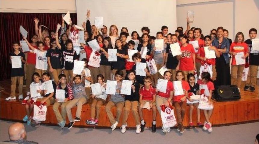 Cambrıdge Sınavını Ge&ccedil;ip Diplomalarını Aldılar