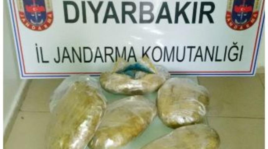 Diyarbakır&rsquo;da 13 Kilo Uyuşturucu Ele Ge&ccedil;irildi