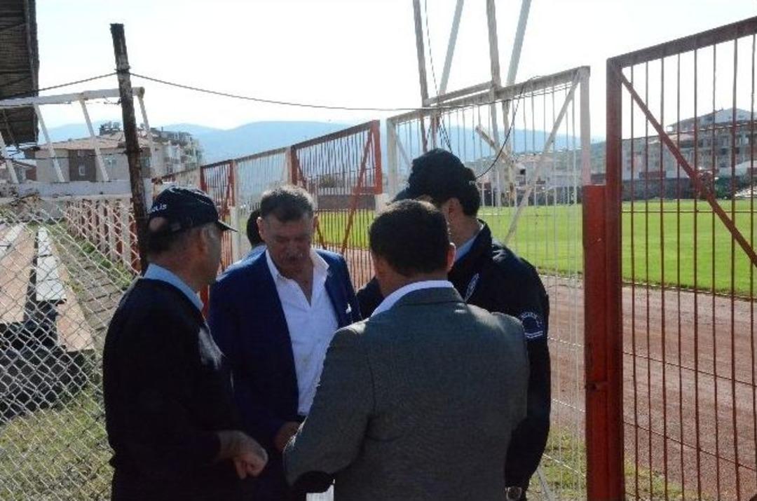 Belediye Başkanı Ma&ccedil; Seyretmeye Geldi Pişman Oldu