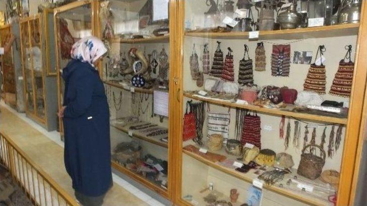 Edremit’deki Köy Müzesinin 70 Ülkeden Ziyaretçileri Var