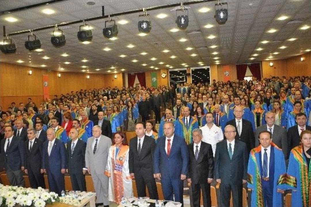 Giresun &Uuml;niversitesi 10. Akademik Yılı D&uuml;zenlenen T&ouml;renle Başladı