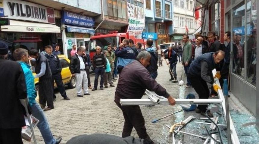 Bor&ccedil;ka&rsquo;da T&uuml;p Patladı: 2 Yaralı