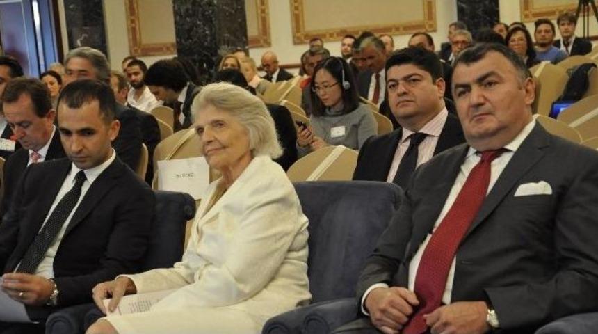 Suriyeli Sığınmacılar Fulbrıght Ensit&uuml;t&uuml;&rsquo;n&uuml;n G&uuml;ndemine Girdi