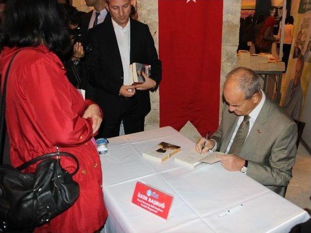 Başbuğ, Edirne Kitap Fuarı’na Katıldı