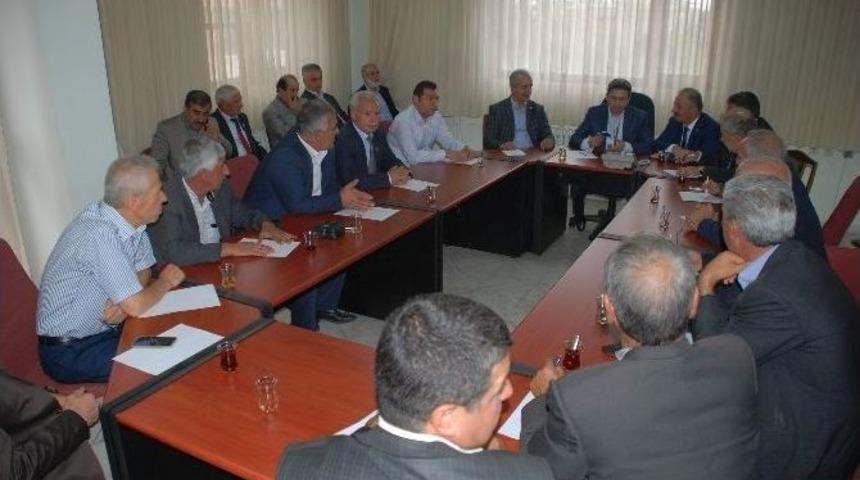 Ak Parti Grup Başkanvekili Ahmet Aydın, İl Genel Meclis &Uuml;yeleriyle Bir Araya Geldi